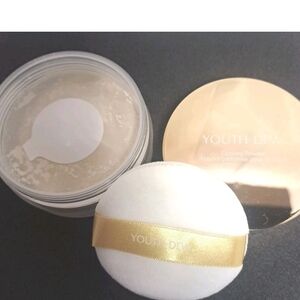 Estée Lauder Youth-Dew Dusting Powder with Puff - 1 oz/28.4 g-NEW SEALED.